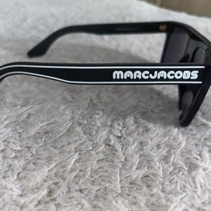 Marc jacobs black shades! Only worn once in great condition
